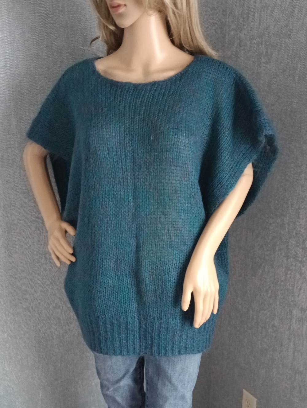 Women's Teal Crew-Neck Short Sleeve Knit Sweater